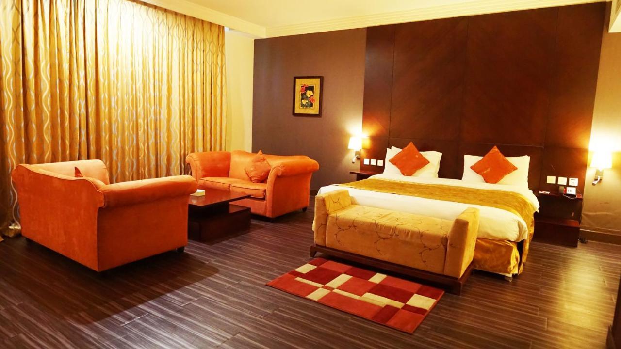 Amt Mena Apartahotel