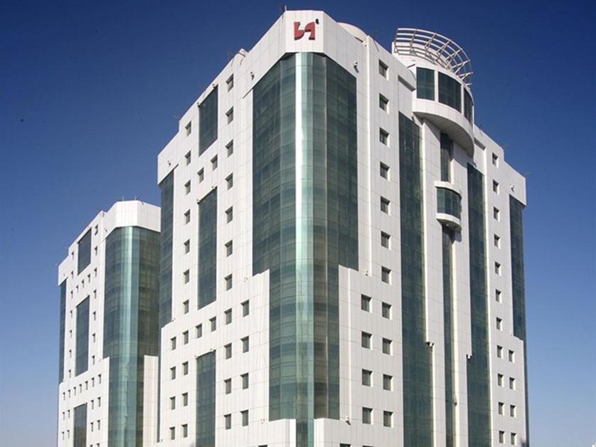 Amt Mena 4*
